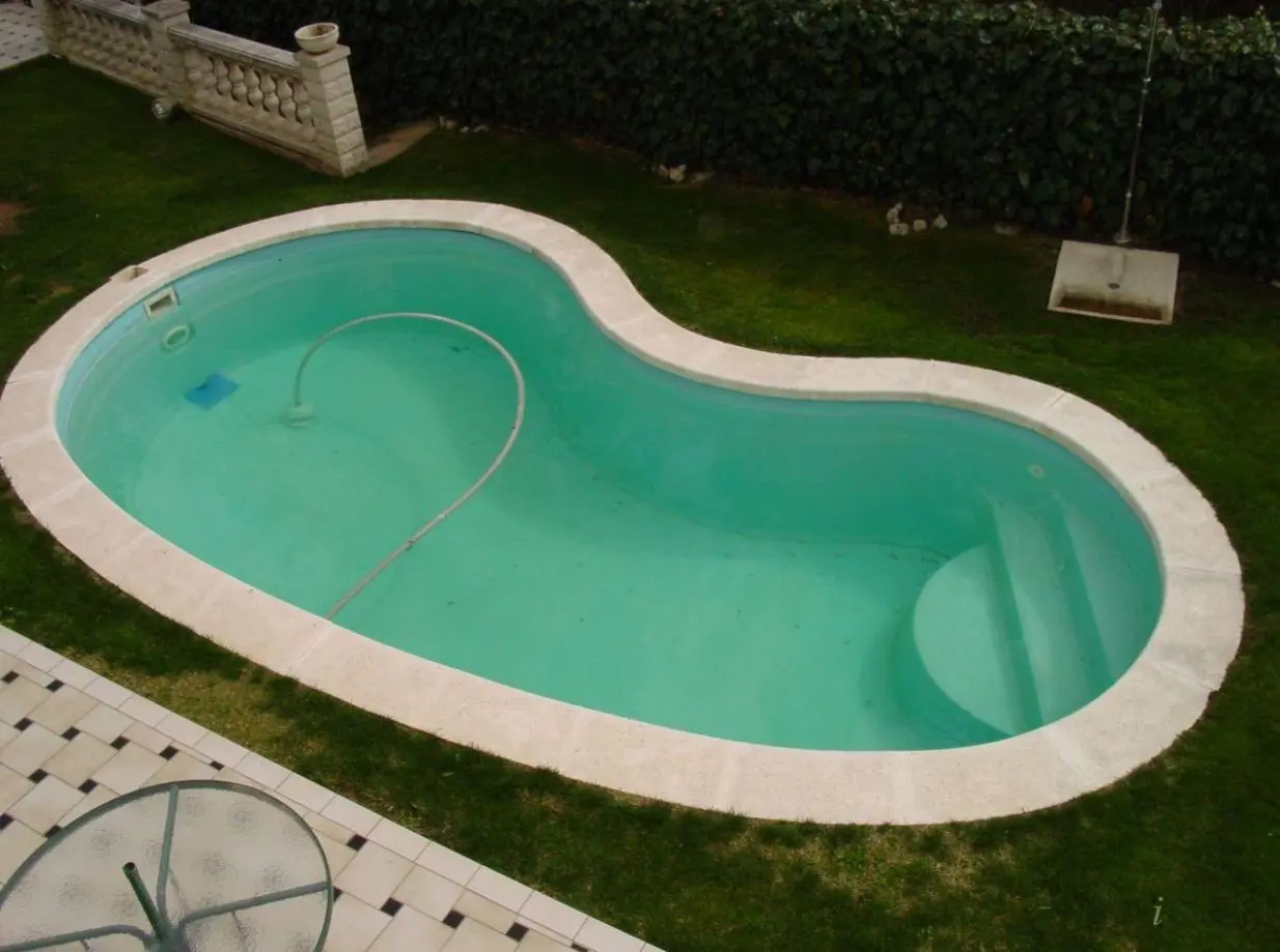 Piscinas de Fibra de Vidrio: Diseño, Durabilidad y Bajo Mantenimiento.