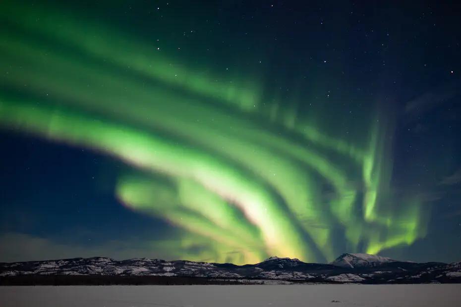 Iglú De Cristal Vive La Aurora Boreal En La Naturaleza Cristalizando