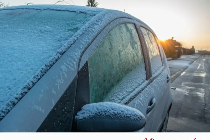 como descongelar los vidrios del auto - Qué se hace para sacar el hielo del parabrisas